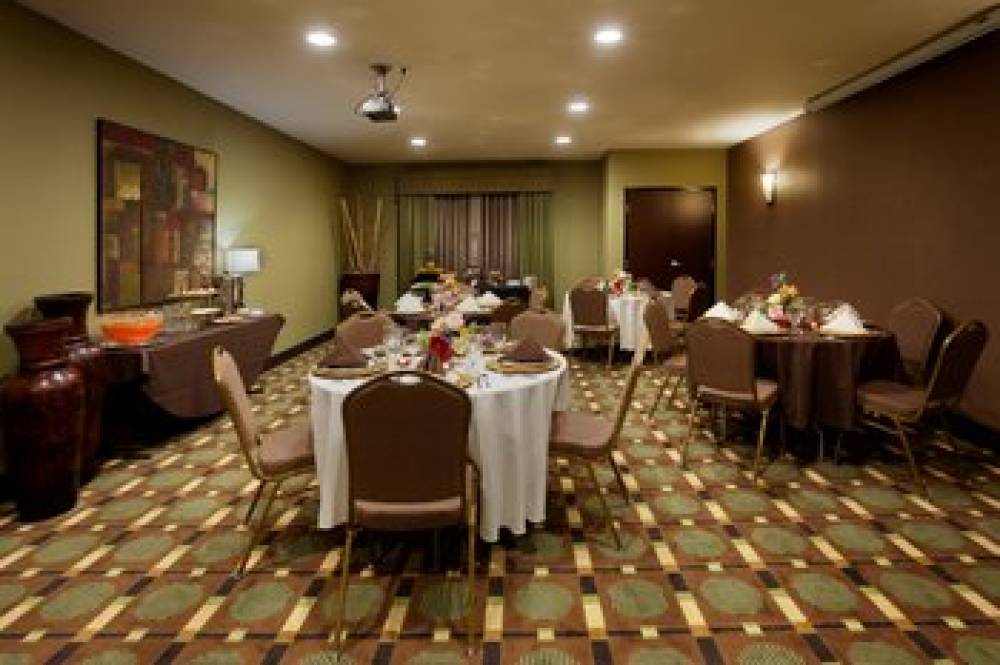 Holiday Inn Express & Suites MARBLE FALLS 4