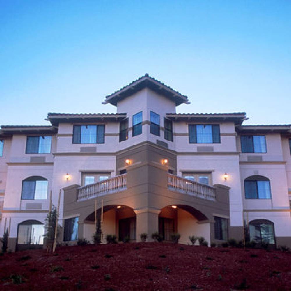 Holiday Inn Express & Suites MARINA - STATE BEACH AREA 1