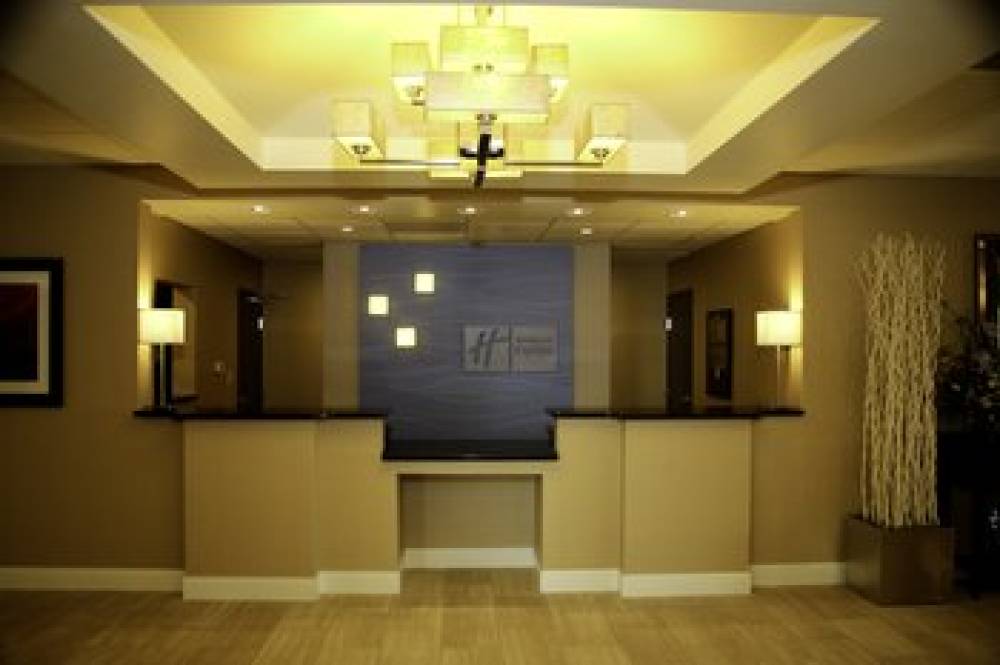 Holiday Inn Express & Suites MARION 6