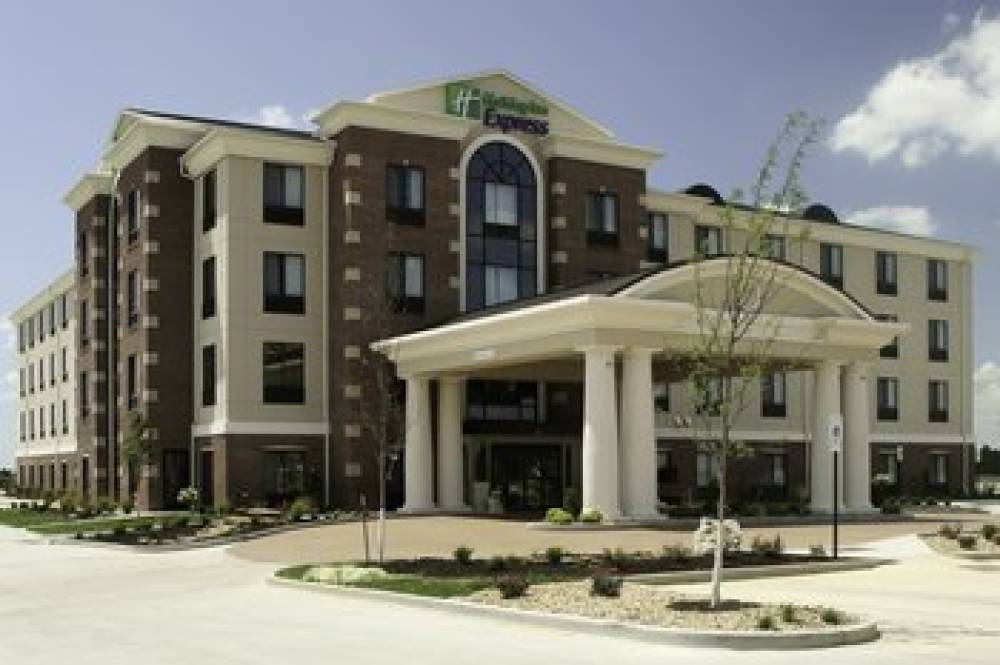 Holiday Inn Express & Suites MARION 2