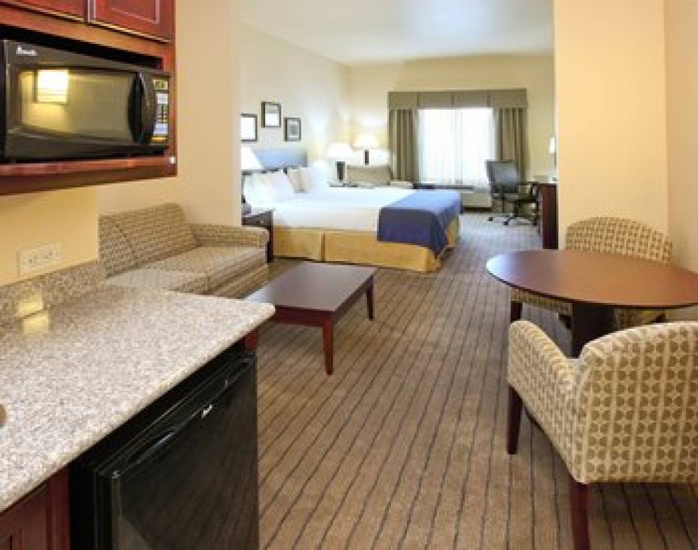 Holiday Inn Express & Suites MARSHALL  9