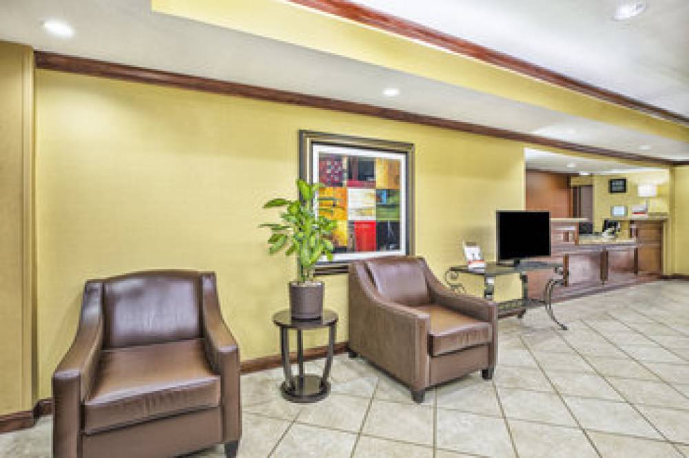 Holiday Inn Express & Suites MARYSVILLE 5