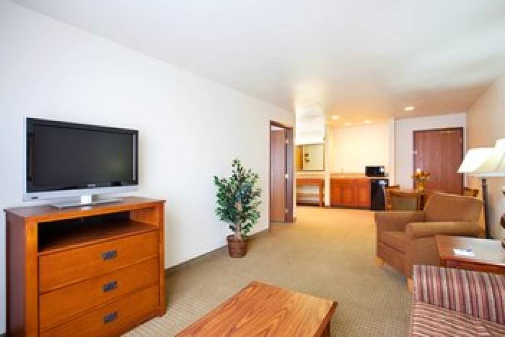 Holiday Inn Express & Suites MATTOON 9