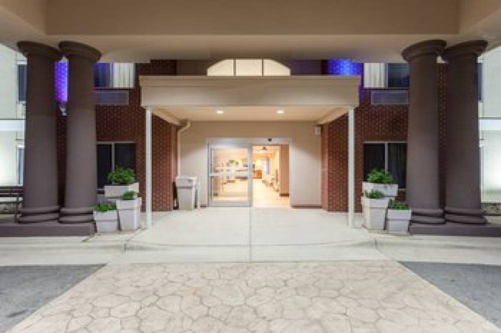 Holiday Inn Express & Suites MEBANE 5