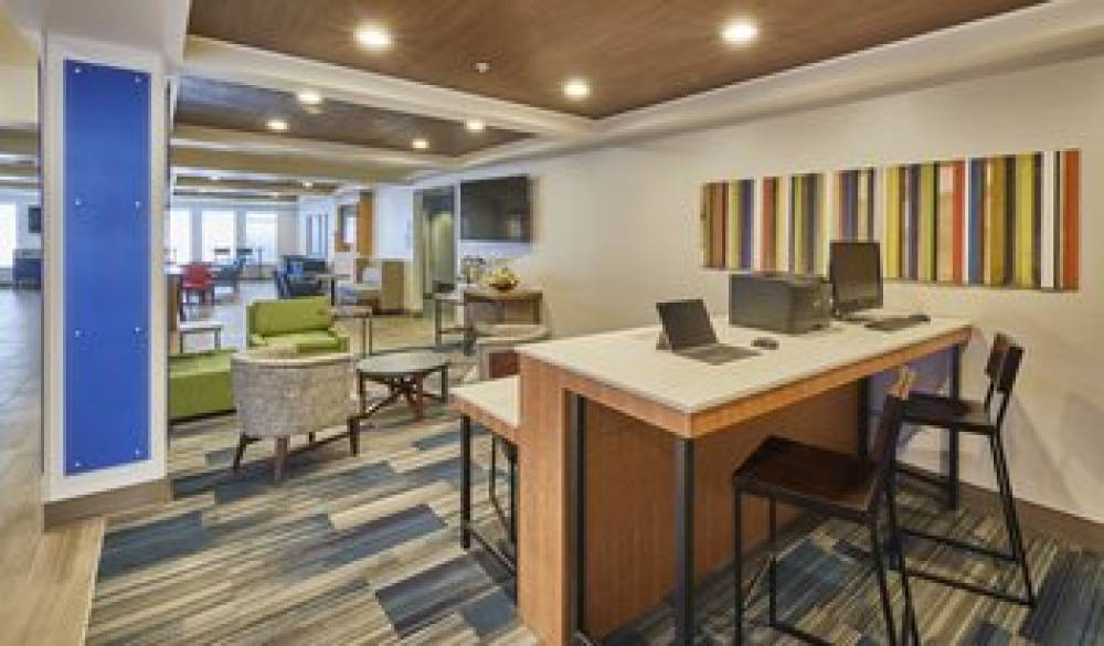 Holiday Inn Express & Suites MEDFORD-CENTRAL POINT 8