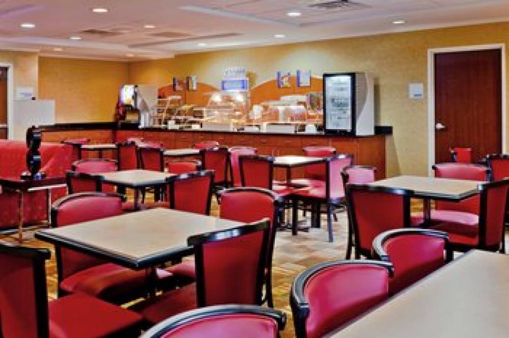 Holiday Inn Express & Suites MEMPHIS/GERMANTOWN 8