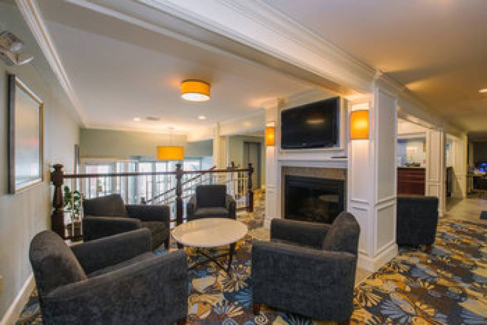 Holiday Inn Express & Suites MERRIMACK 4