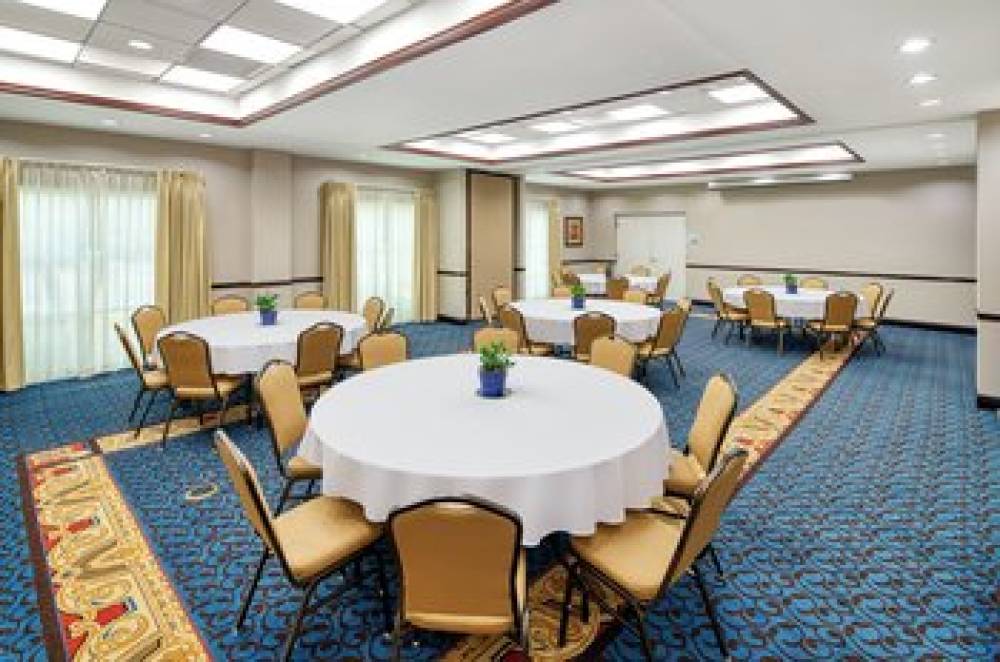 Holiday Inn Express & Suites MIAMI-KENDALL 9