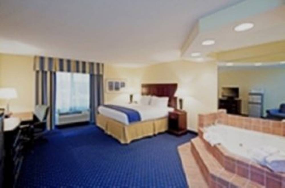 Holiday Inn Express & Suites MIDDLEBORO RAYNHAM 2