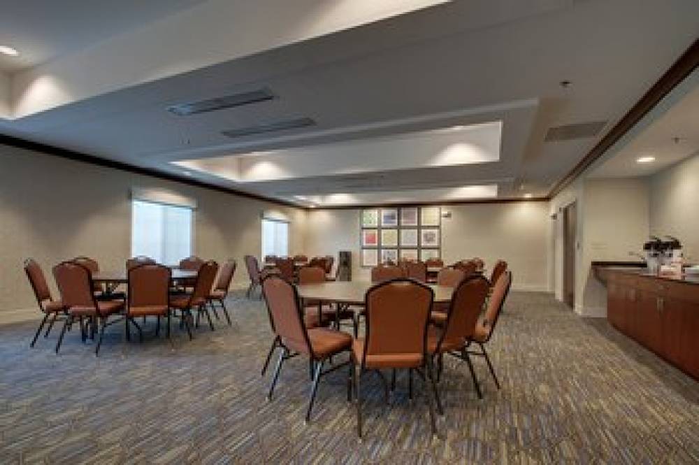 Holiday Inn Express & Suites MIDDLEBORO RAYNHAM 10