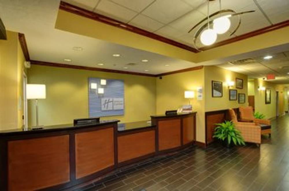 Holiday Inn Express & Suites MIDWEST CITY 5