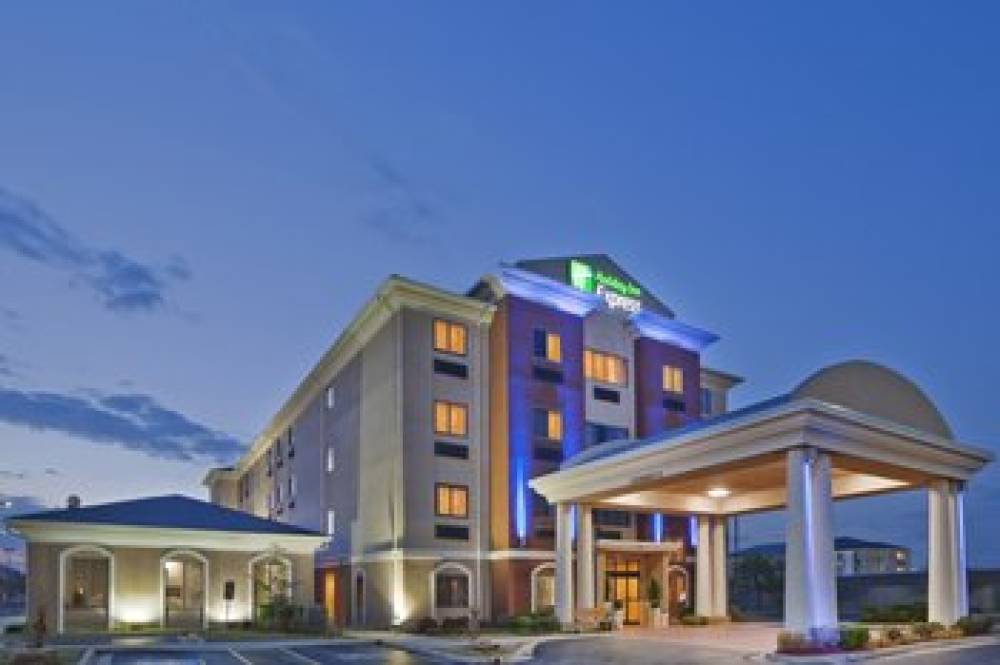 Holiday Inn Express & Suites MIDWEST CITY 1