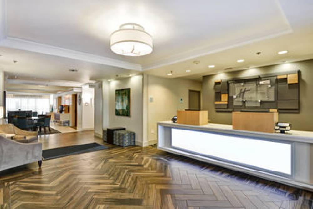 Holiday Inn Express & Suites MILWAUKEE-NEW BERLIN 6