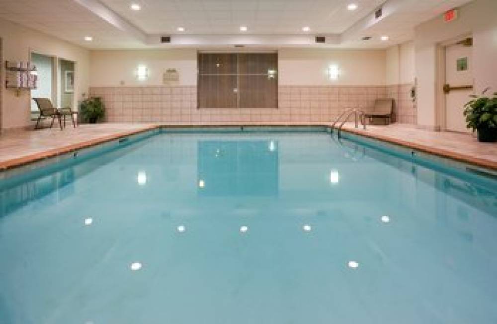 Holiday Inn Express & Suites MINNEAPOLIS-DWTN (CONV CTR) 3