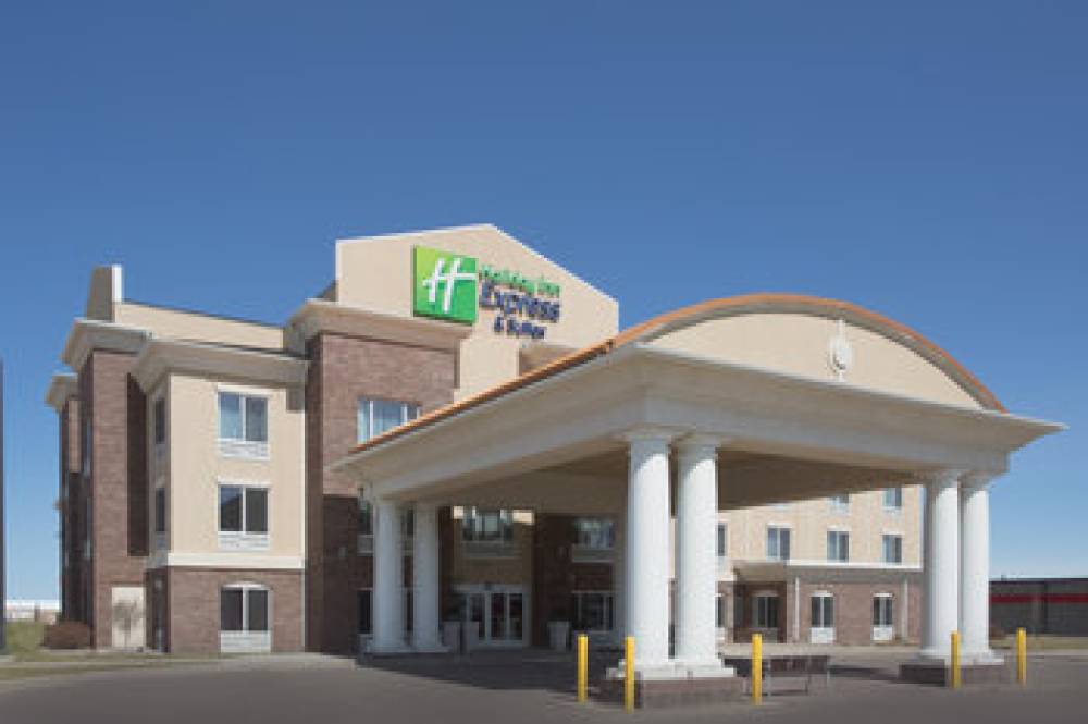 Holiday Inn Express & Suites MINOT 1