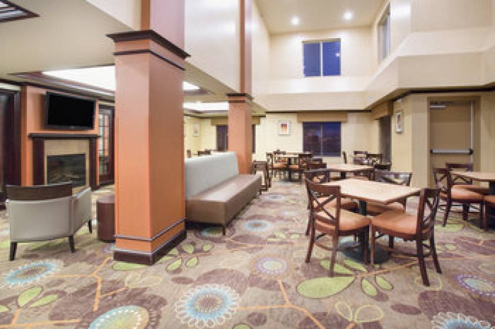 Holiday Inn Express & Suites MINOT 6