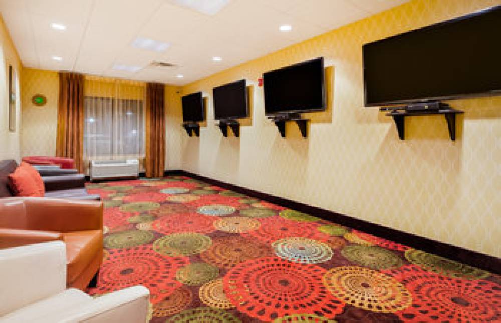 Holiday Inn Express & Suites MISSOULA NORTHWEST 8