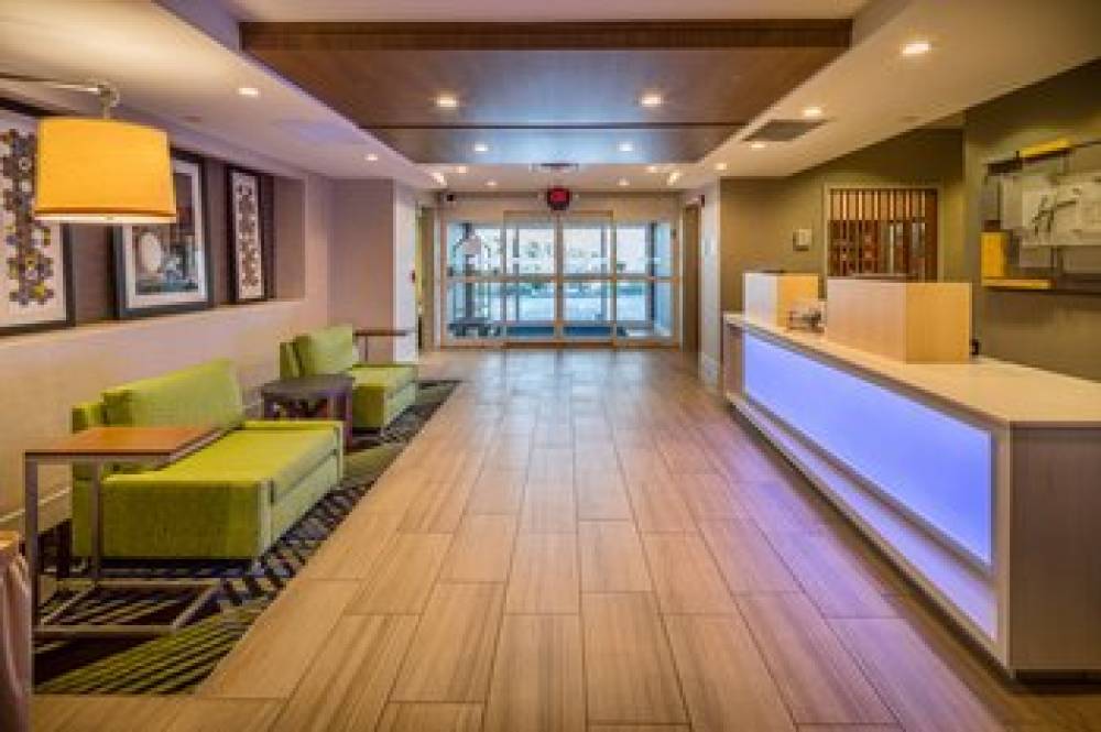 Holiday Inn Express & Suites MODESTO-SALIDA 3