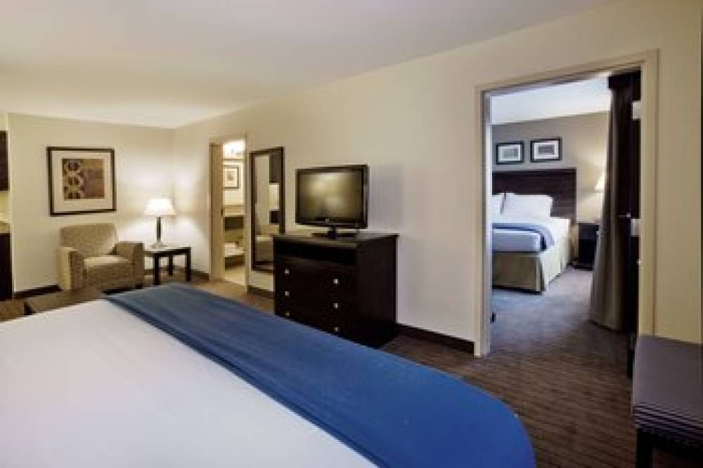 Holiday Inn Express & Suites MOULTRIE 5