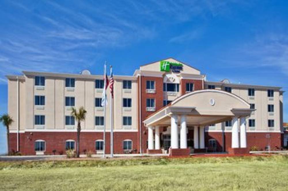 Holiday Inn Express & Suites MOULTRIE 1