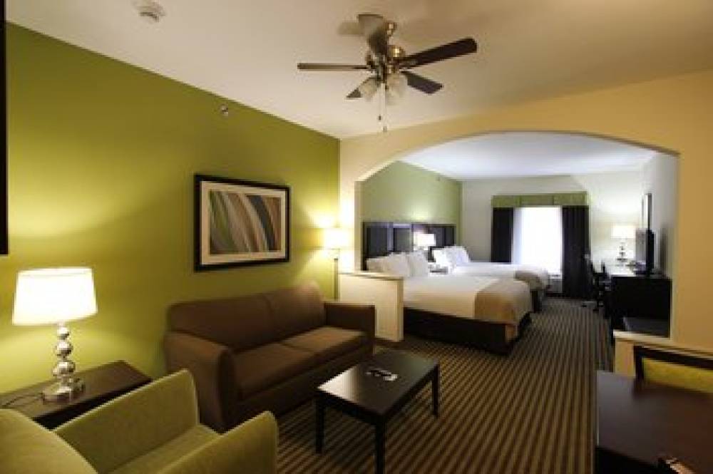 Holiday Inn Express & Suites NACOGDOCHES 4