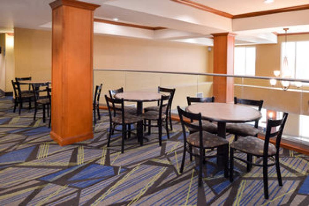 Holiday Inn Express & Suites NAMPA - IDAHO CENTER 8