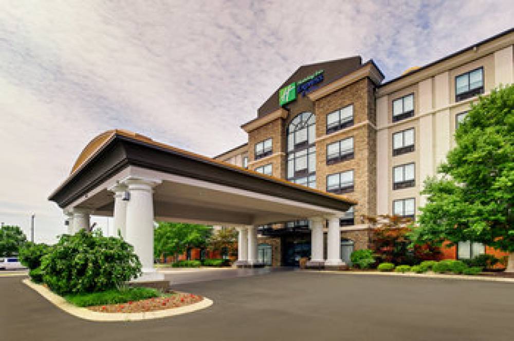 Holiday Inn Express & Suites NASHVILLE-OPRYLAND 8