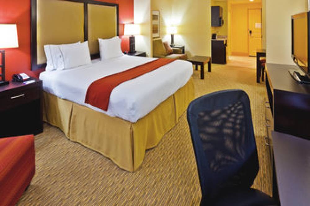 Holiday Inn Express & Suites NASHVILLE-OPRYLAND 3