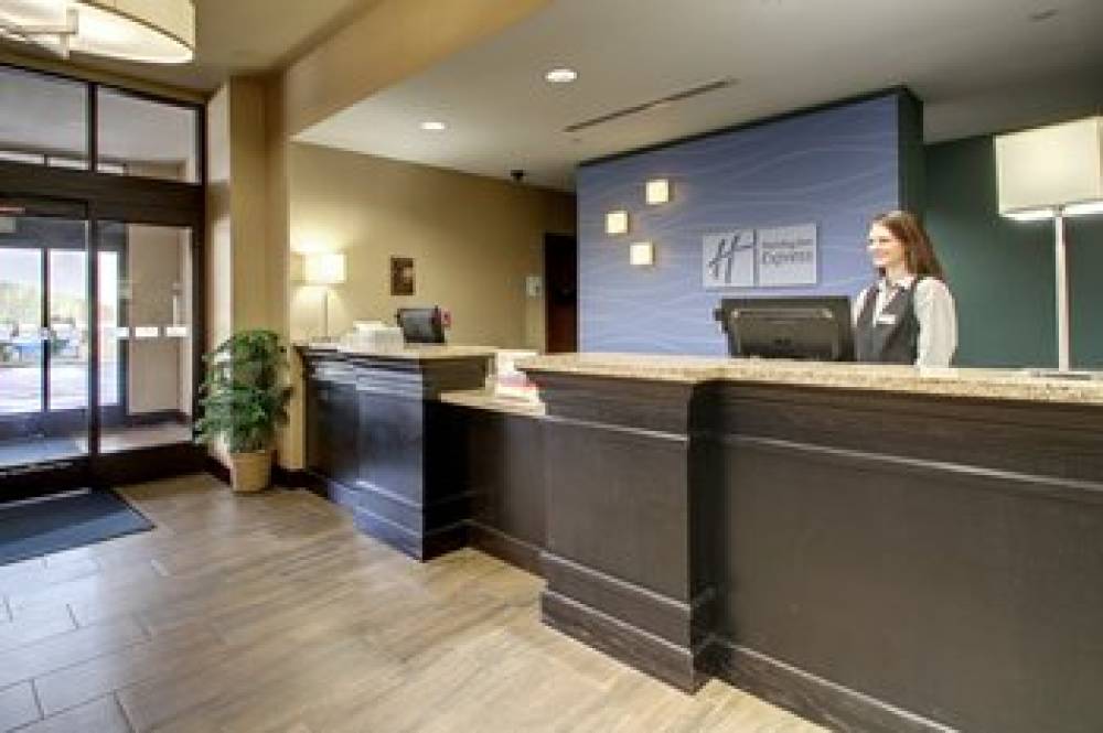 Holiday Inn Express & Suites NATCHEZ SOUTH 2