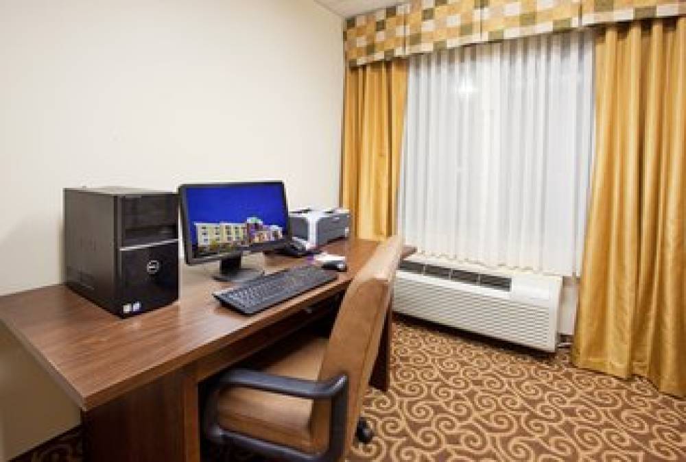 Holiday Inn Express & Suites NIAGARA FALLS 5