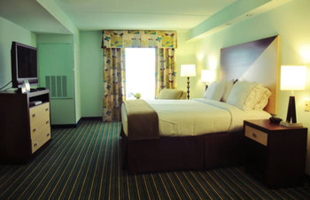 Holiday Inn Express & Suites NORFOLK AIRPORT 3