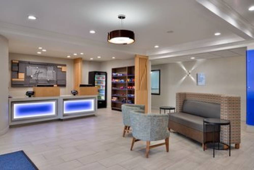 Holiday Inn Express & Suites NORTH KANSAS CITY 3