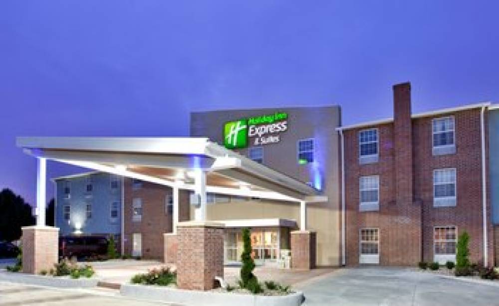 Holiday Inn Express & Suites NORTH KANSAS CITY 1