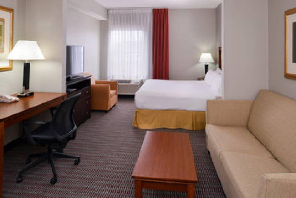 Holiday Inn Express & Suites NORTH LITTLE ROCK 1