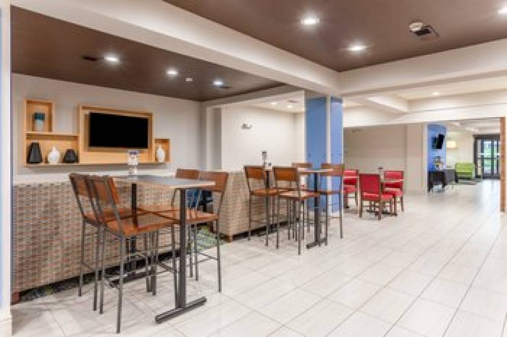 Holiday Inn Express & Suites O'FALLON/SHILOH 10