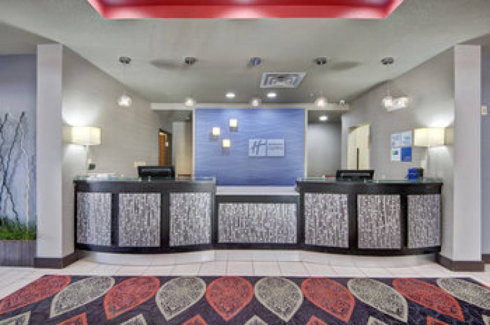 Holiday Inn Express & Suites OKLAHOMA CITY NORTH 2