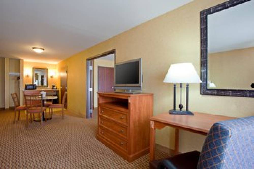 Holiday Inn Express & Suites ONTARIO AIRPORT 2