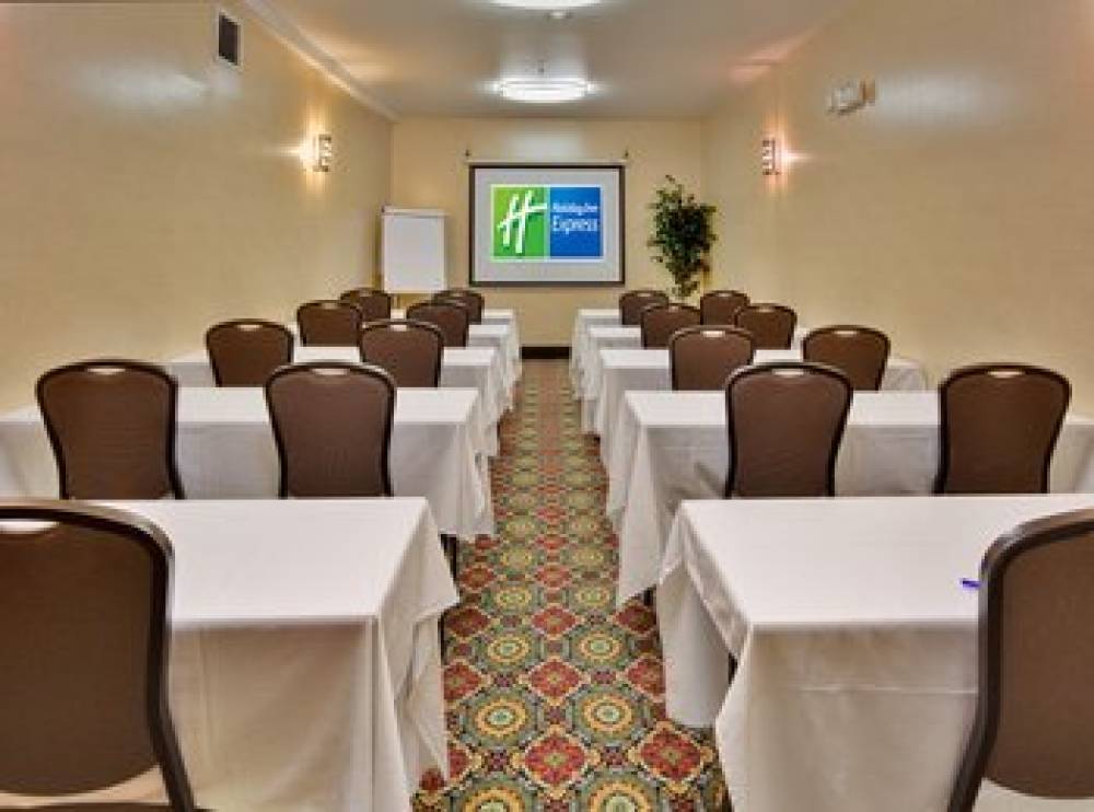 Holiday Inn Express & Suites ONTARIO AIRPORT-MILLS MALL 8