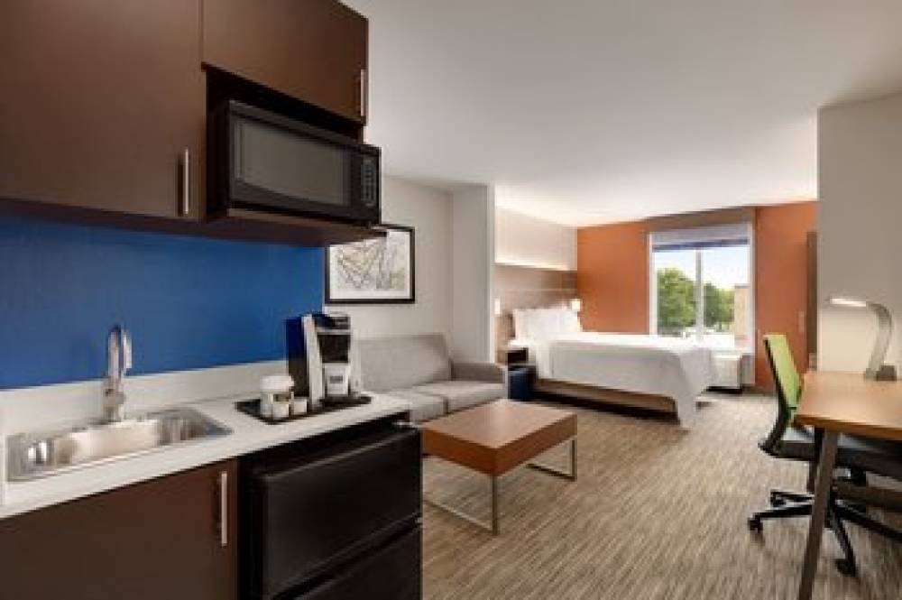 Holiday Inn Express & Suites OPELIKA AUBURN 6