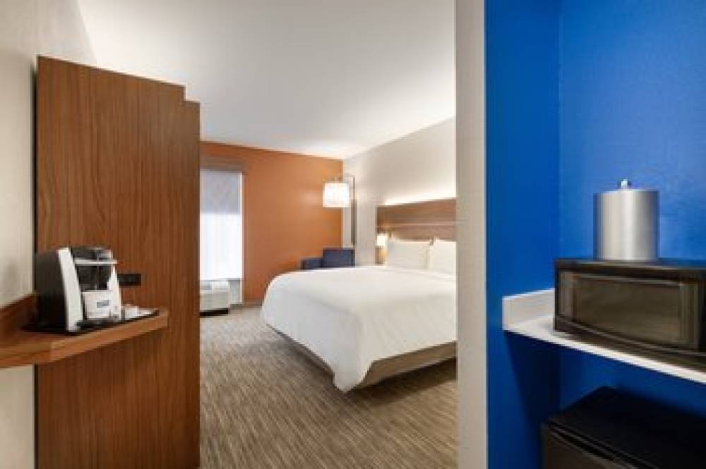 Holiday Inn Express & Suites OPELIKA AUBURN 2