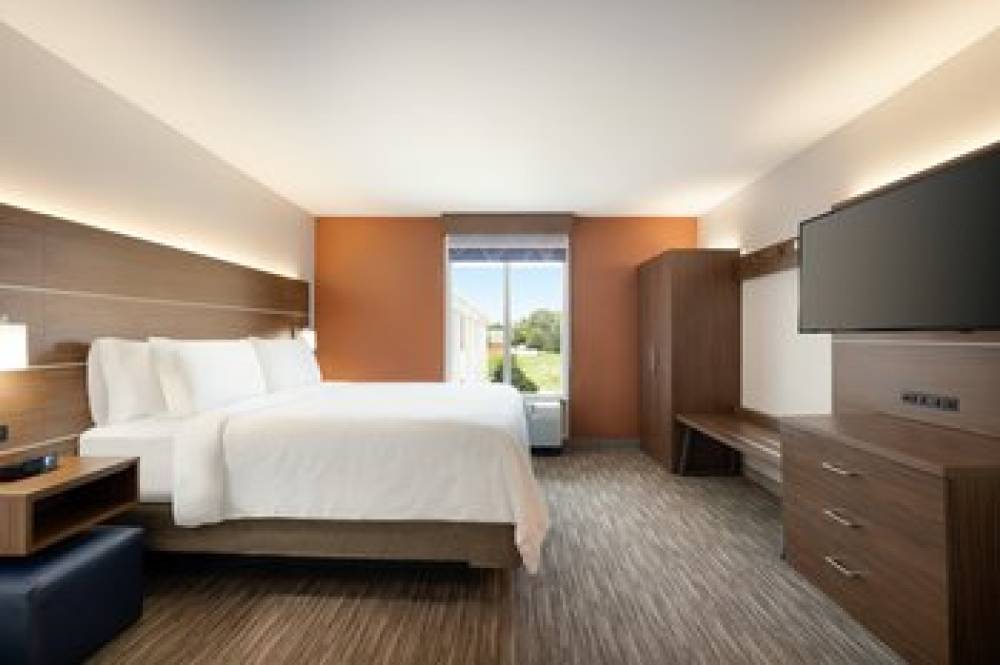 Holiday Inn Express & Suites OPELIKA AUBURN 3