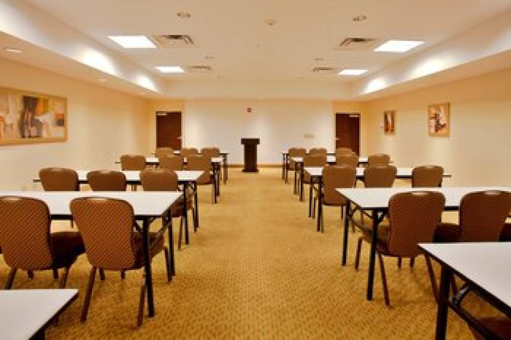 Holiday Inn Express & Suites ORLANDO-OCOEE EAST 7