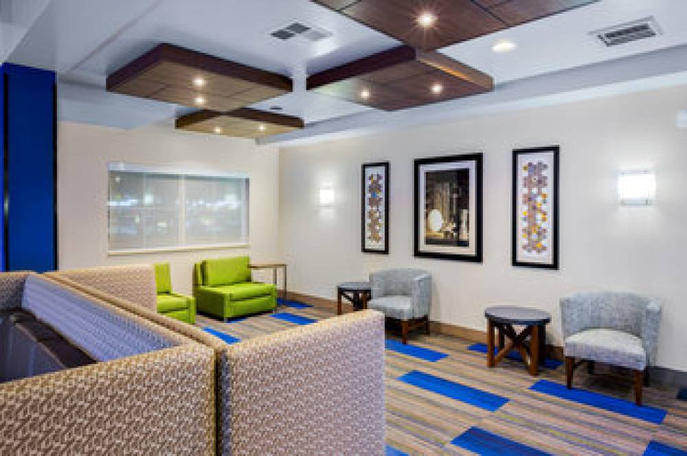 Holiday Inn Express & Suites OROVILLE LAKE 5