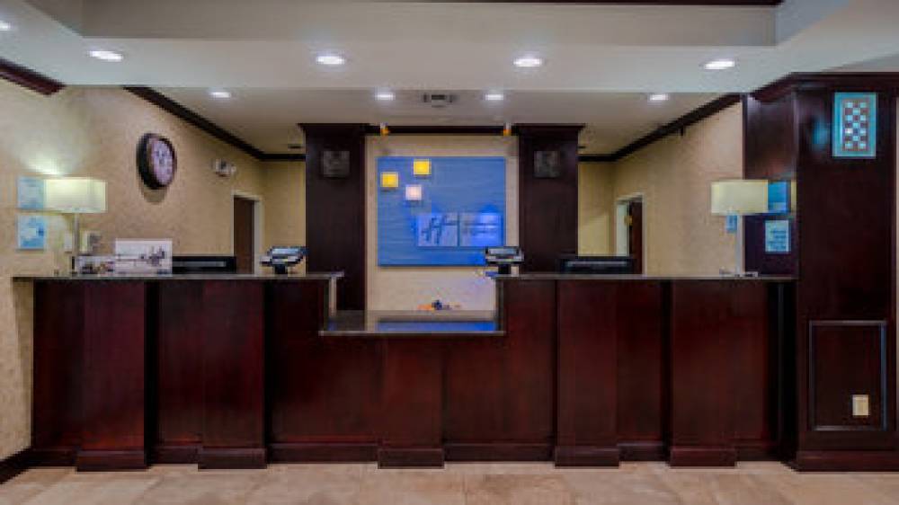 Holiday Inn Express & Suites PAMPA 5