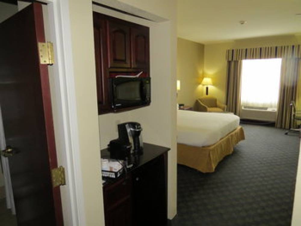 Holiday Inn Express & Suites PAMPA 9