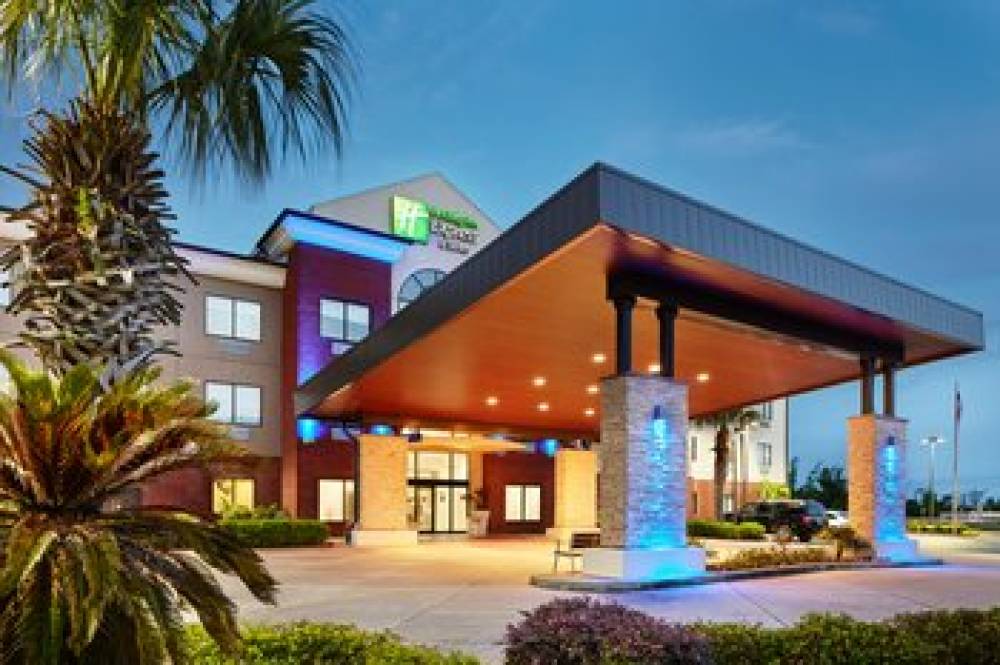 Holiday Inn Express & Suites Panama City Tyndall