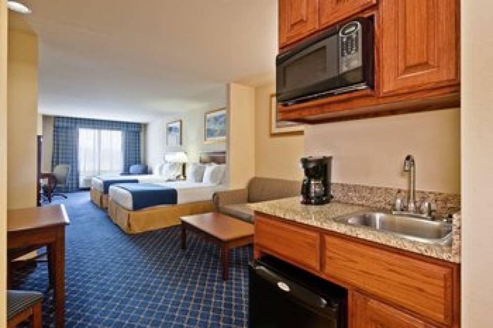 Holiday Inn Express & Suites PARAGOULD 2