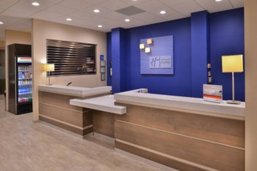 Holiday Inn Express & Suites PASADENA - LOS ANGELES 2