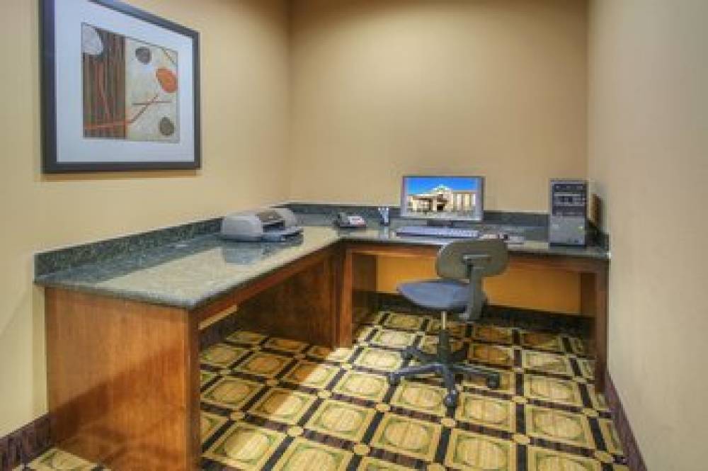 Holiday Inn Express & Suites PECOS 5