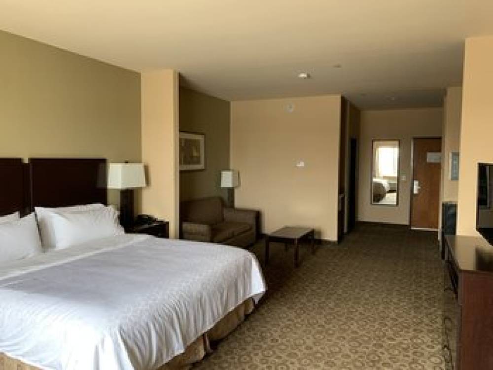 Holiday Inn Express & Suites PECOS 3